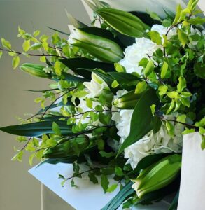 Pollenless lillies with summer whites and greens 143